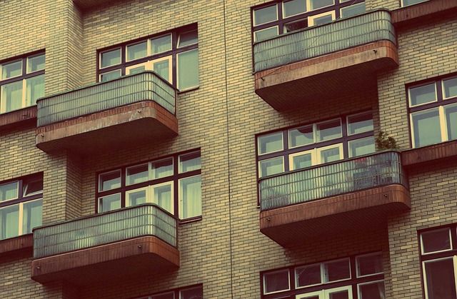 Tajniki profesjonalizmu w biurze nieruchomości - czy warto korzystać z usług ekspertów?